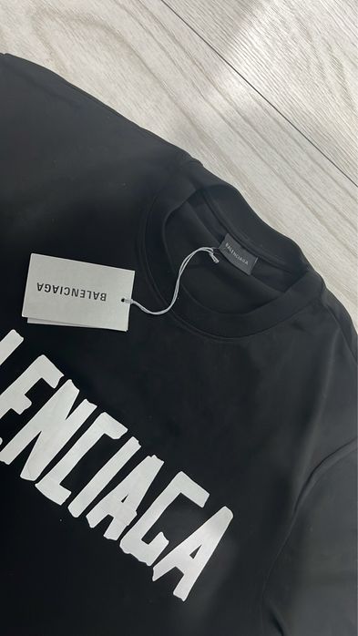 Tricou Balenciaga