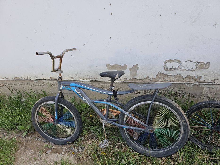 Продам 3 велика .