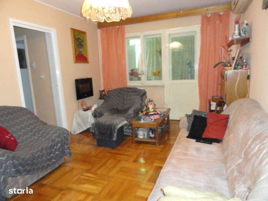 Apartament 3 camere conf. 1, 2 balcoane, et. 3, Vlaicu - Lebada, 73 mp