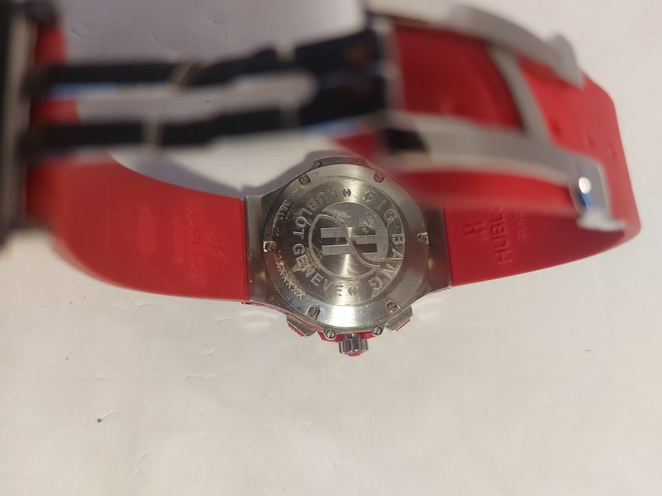 Часы женские HUBIOT