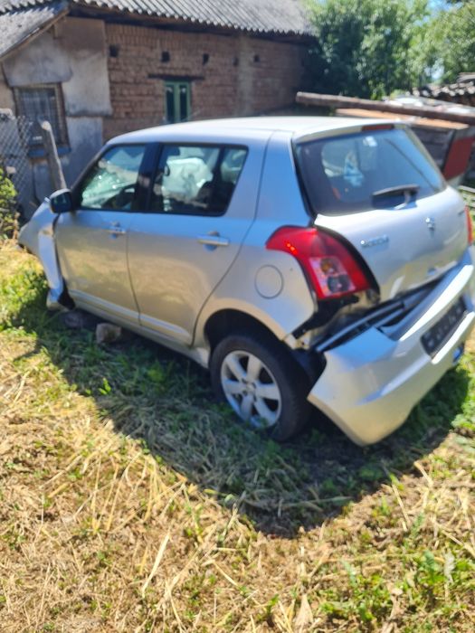 Vând sau dezmembrez suzuki swift