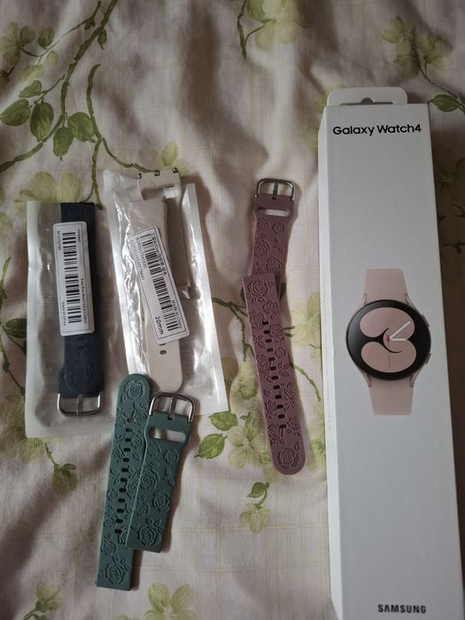 Продавам часовник Samsung wach 4
