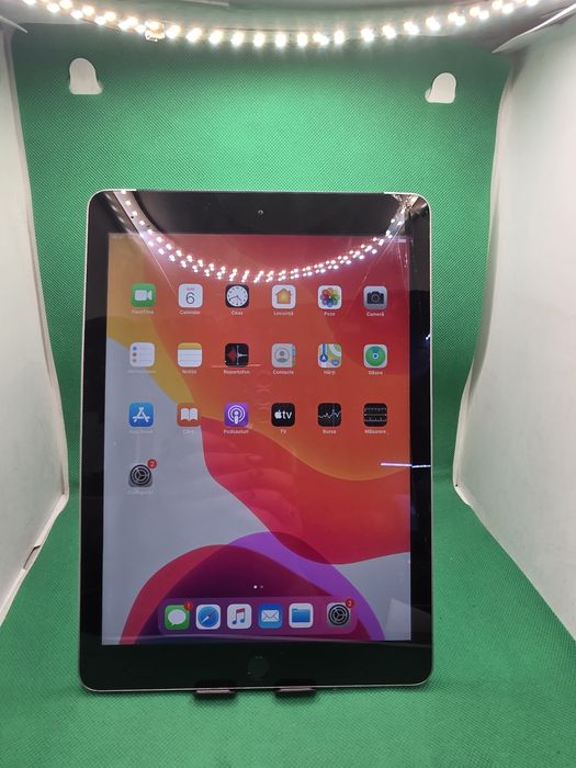Ipad 5th 32GB•Cellular•Fisurata•Amanet Lazar Crangasi •44049