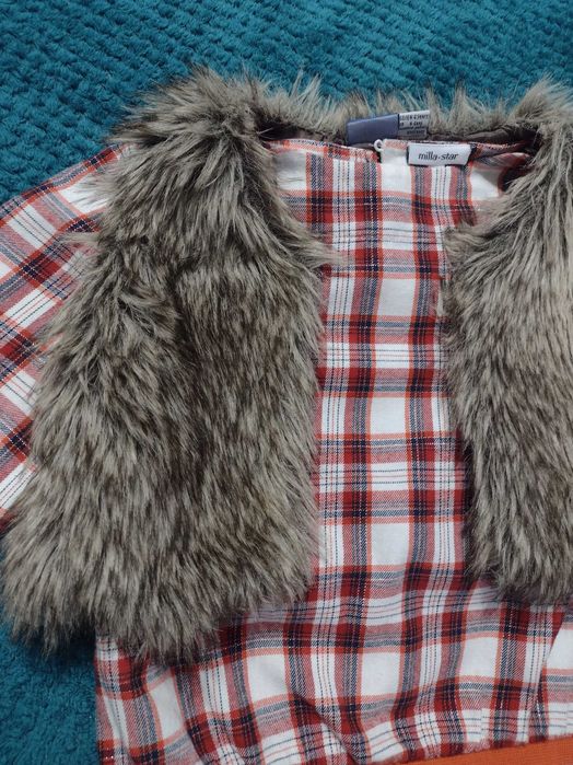 Set primavara - Blugi negri, bluzita si vestuta din blanita, 4-5 ani