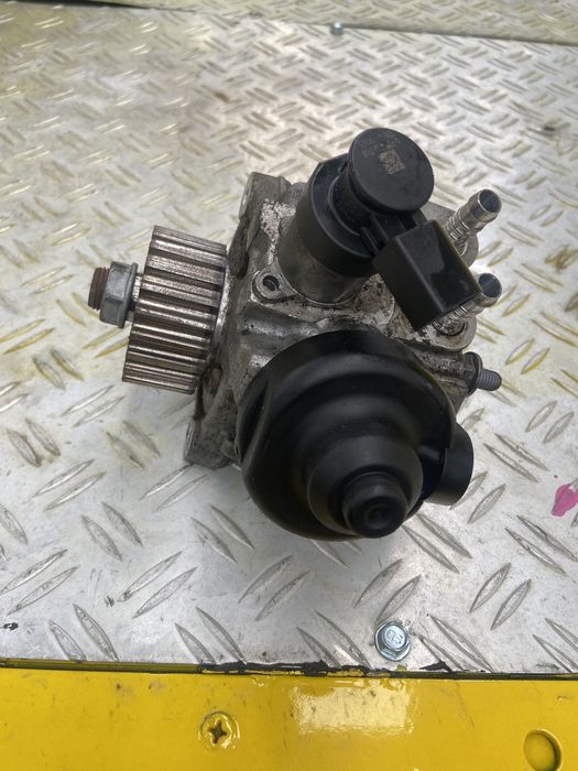 pompa inalta bosch cod 03L130755AF vw motor cffb