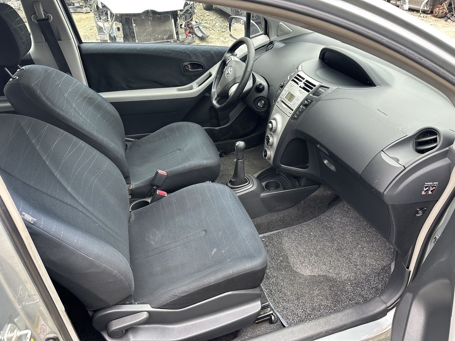 Тойота Ярис Toyota Yaris 1.3 vvti 87 кс На части!