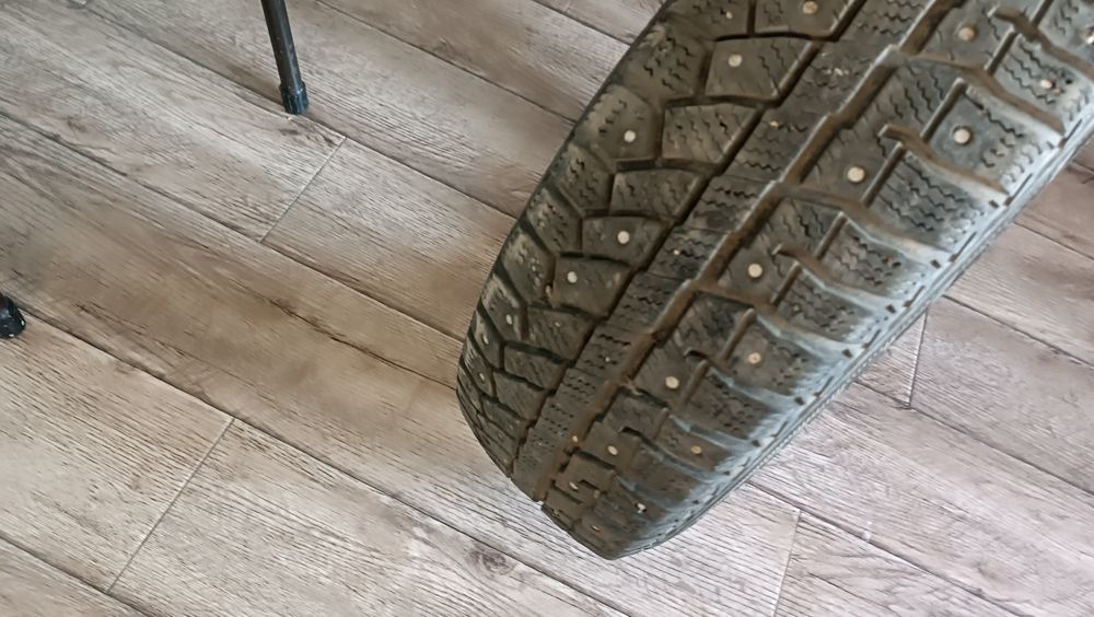 Шины 175 / 65 R14 зима без шипов