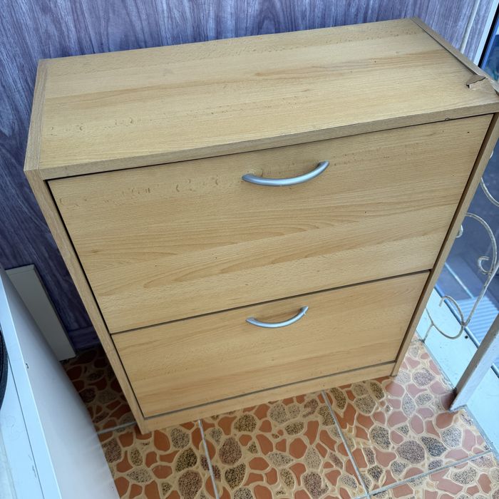 Продам обувницу