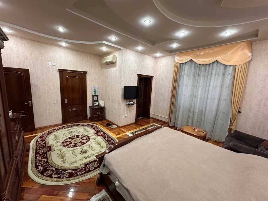 Дом 13 соток махалля Садаф ,Карасу ,Фасад 40 метров ,можно разделить