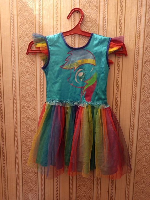 Продам нарядные детские платья по 500 тенге