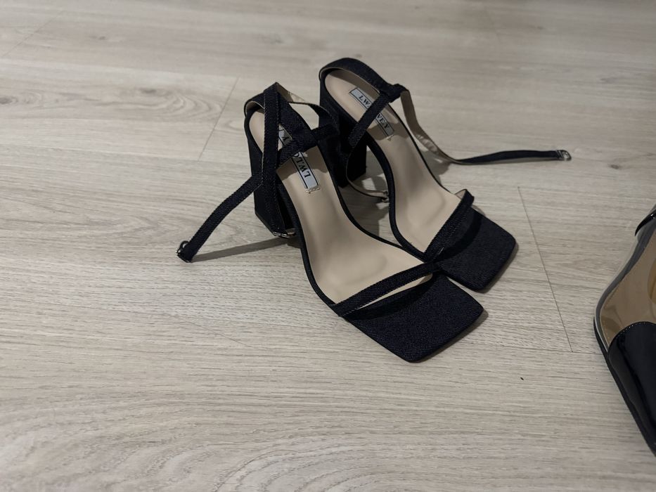 Продам 3 пары обуви