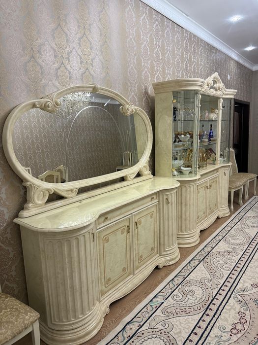 Сервант и комод в зал