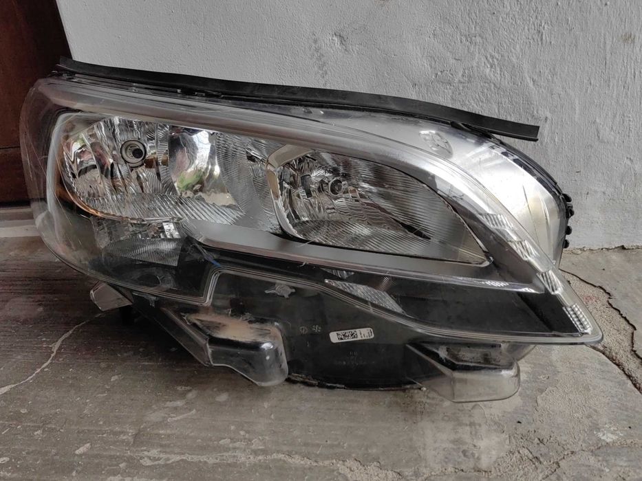 Фар Peugeot Expert десен / Фар Пежо Експерт Оригинален
