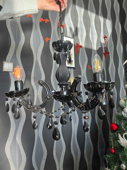 Черен полилей с висулки