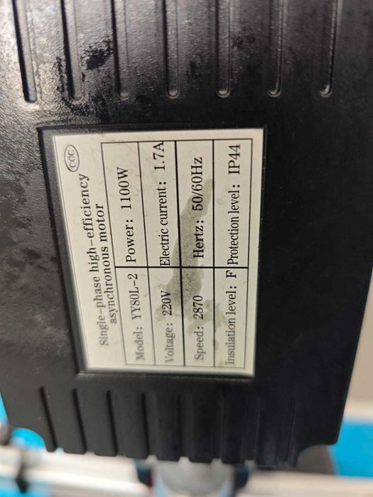 Сверлильно-присадочный станок для петель