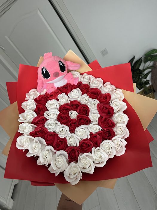 Buchet trandafiri sapun cu sclipici si biletel personalizat