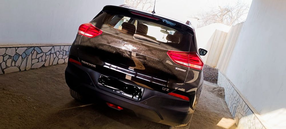 Треккер 2 срочна сотилади