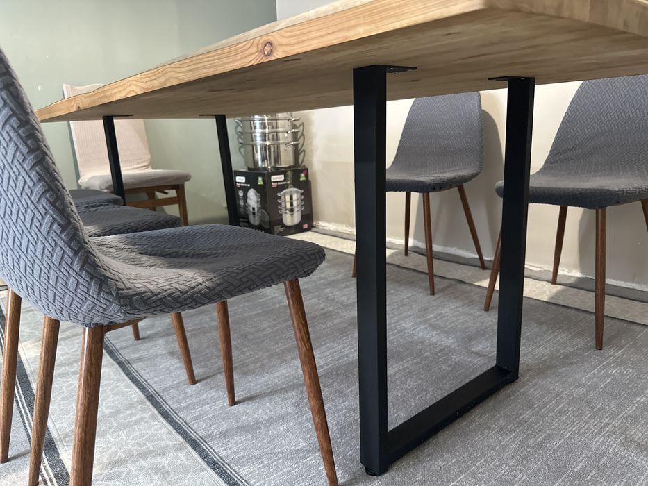 Стол со стулями