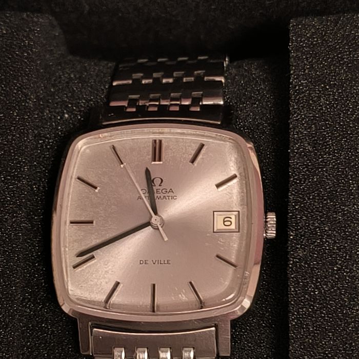 Omega De Vile часовник