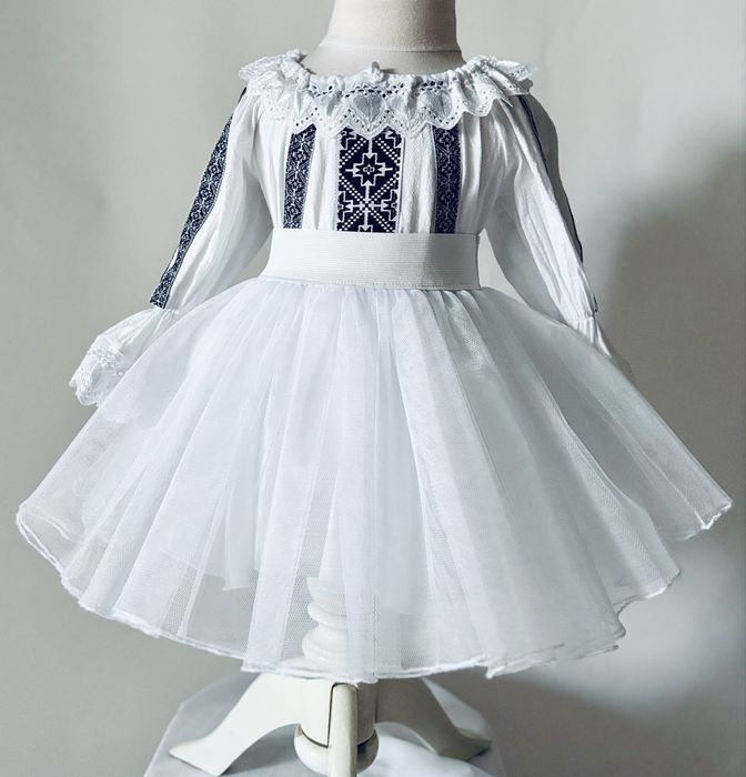 Costum popular fetite