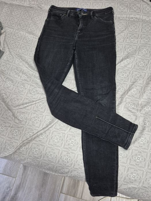 Pantaloni de diferite marci si marimi