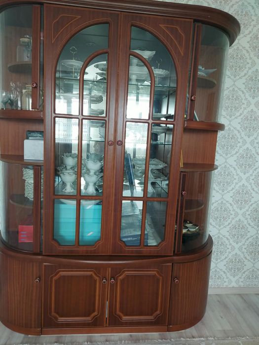 Продам сервант!!!