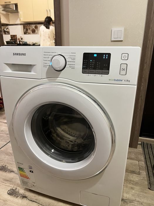 Продам Холодильник с Машинкой