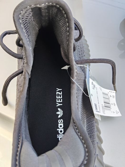 Adidași yeezy noi