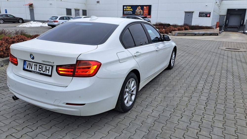 Bmw F30//184cp//manual