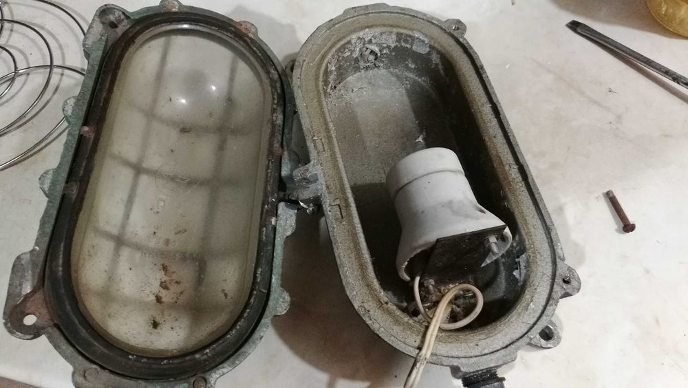 Индустриална взривозащитена лампа