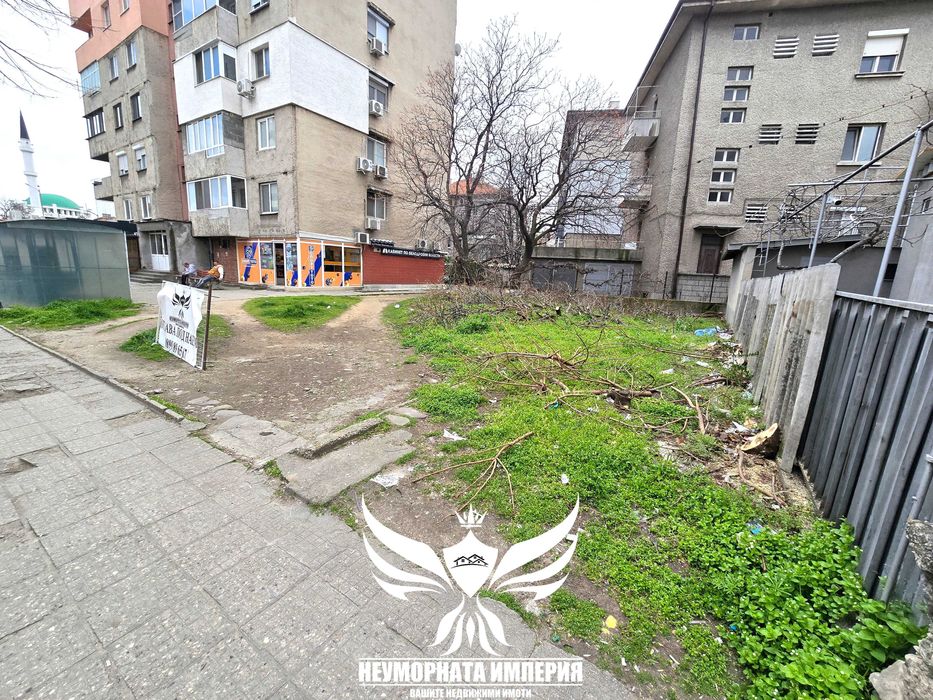 Под наем земя, парцел, паркинг 169кв.м. в Асеновград, първа линия