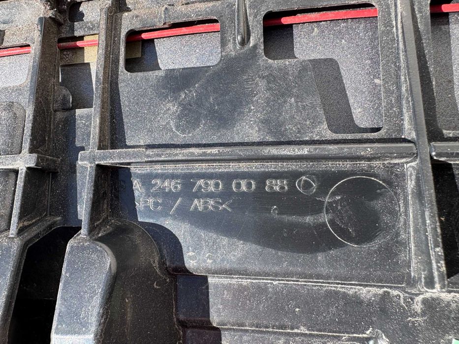 Eleron hayon Mercedes B class W246 dupa 2011 cod A2467900088