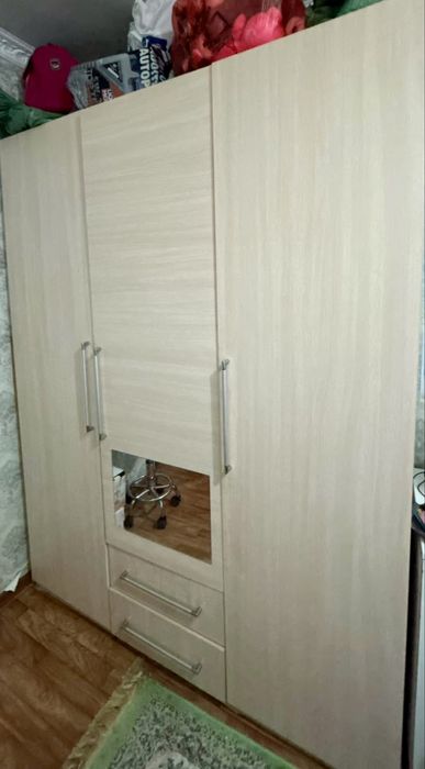 Шифонер сатылады.