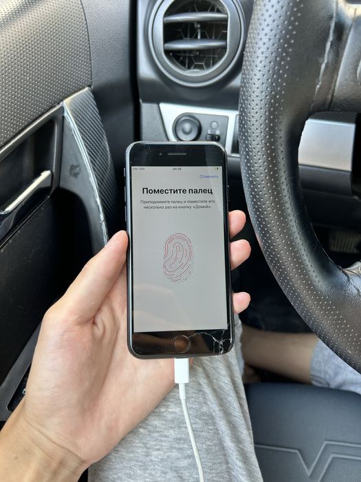 Продам Айфон SE 64gb 74%
