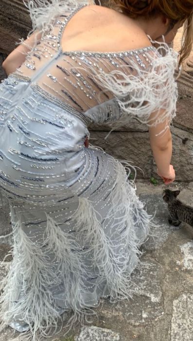 Официална рокля.