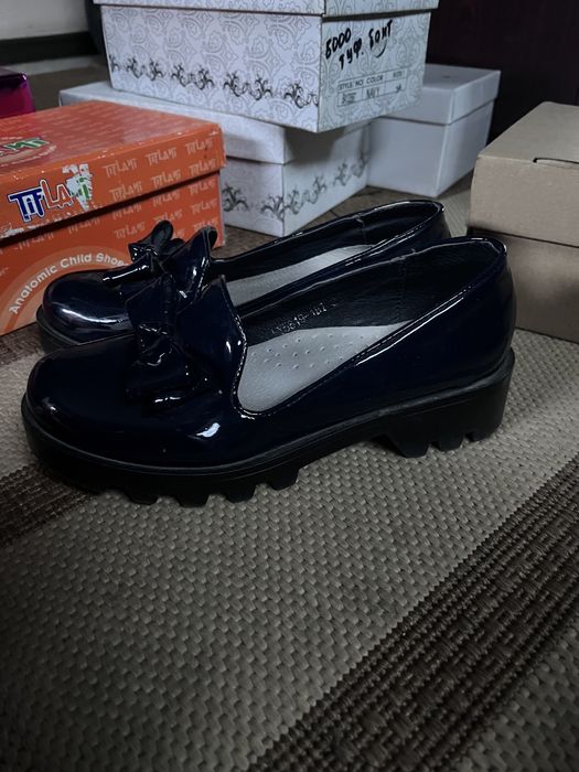 продам обувь для девочек