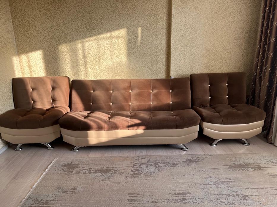 Диван срочно.