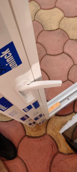 Fereastră PVC glisantă culoare alb geam termopan