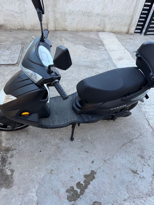 Scooter Electric