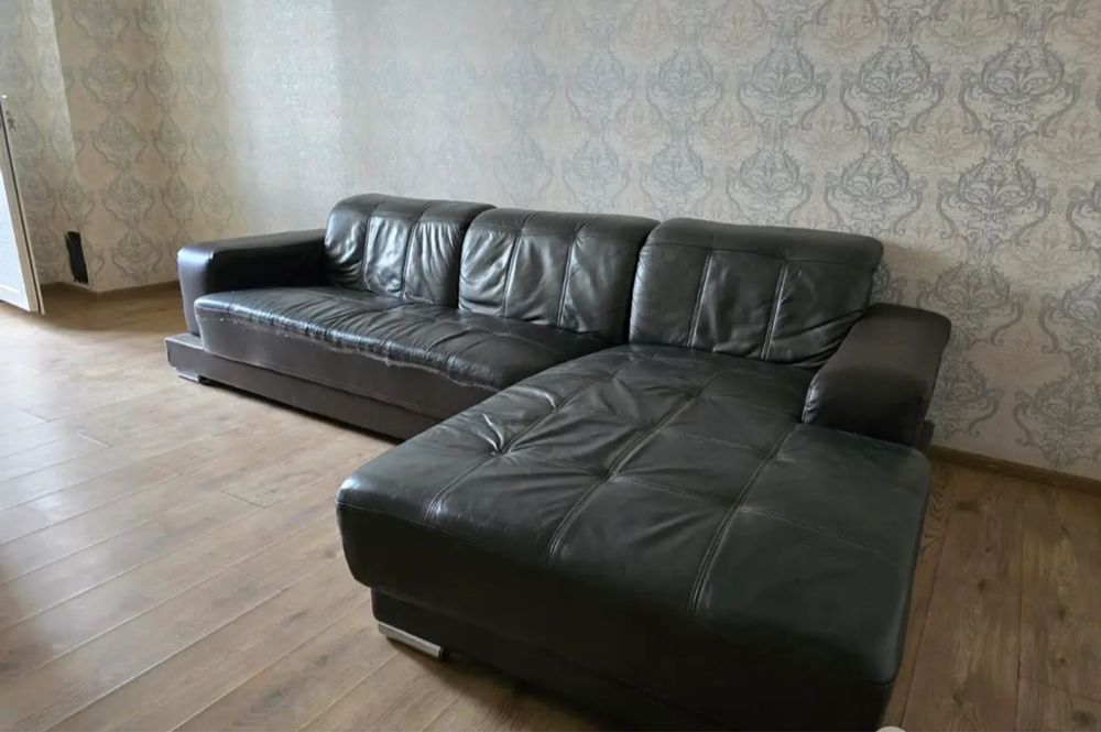 Диван сатылады срочно