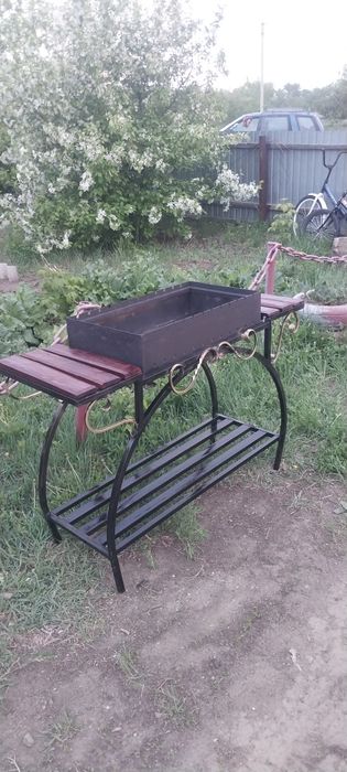 Продаётся мангал.