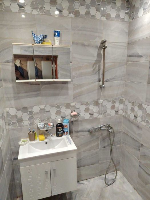 Продава се Тристаен апартамент в София, Толстой - 66 кв.м за 2697 €/кв.м - Снимка #3