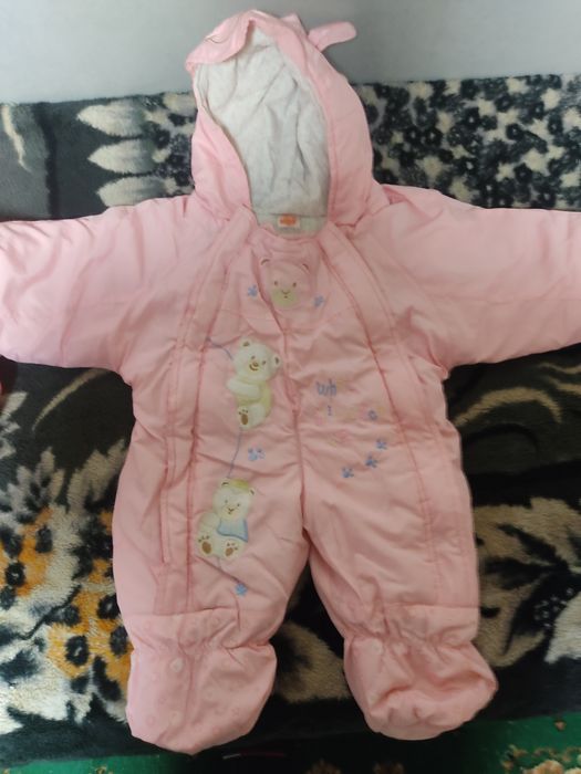 Продам детские комбезы