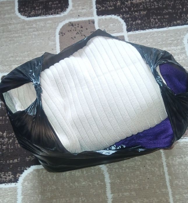 Отдам  одежду ( пакет)