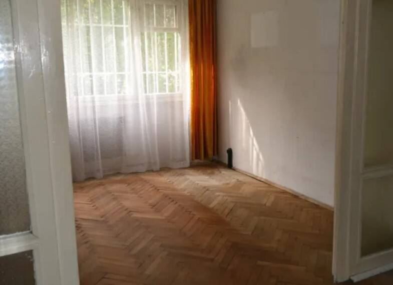 Продава се Тристаен апартамент в София, Света Троица - 76 кв.м за 1843 €/кв.м - Снимка #1