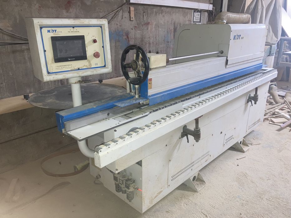 Кромкооблицовочный станок KDT 302.