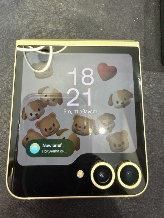 Продавам Samsung Z FLIP 6
