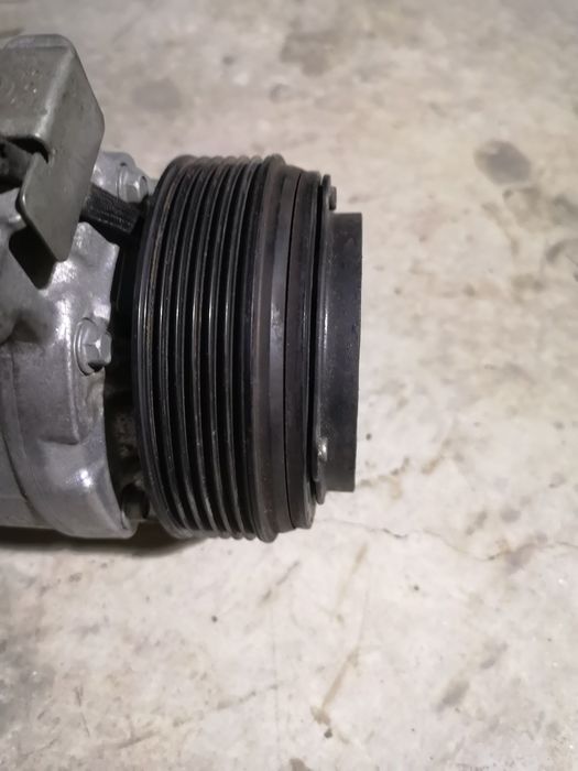 Compresor ac clima 2.0 bmw seria e e90 e91 e92 e93 e84 e87 e81 e88