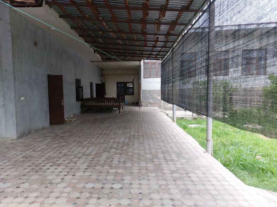 Uchastka sotiladi