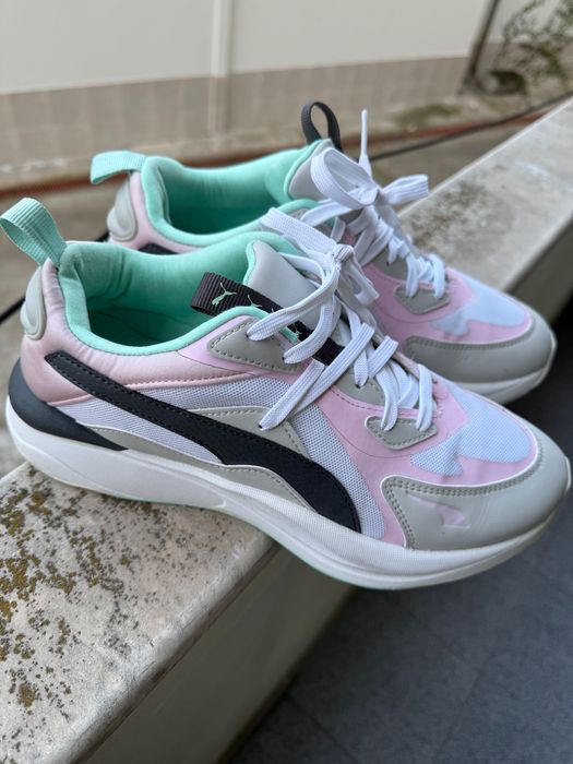 Маратонки бели с розово черни ленти